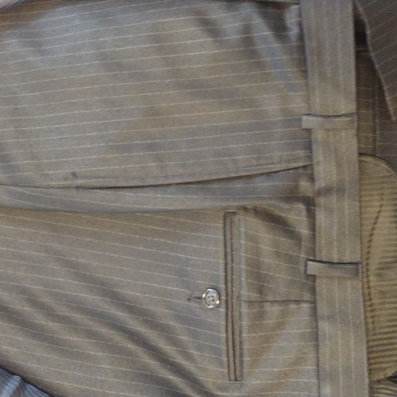 Pinstripe very good condition wool and cashmere Calvin Klein suit - Picture 4 of 5